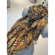 Heavyweight recommended   [top foreign single]   fire N years of the classic grid, when the trend of people have several Burberry scarves in the closet, a small scarf its role can not be underestimated, it is absolutely 