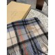 [Burberry medium check] sold a hundred years of style   not to repeat how much it is loved by people all over the world   almost all the sellers of scarves are doing this style of course, the quality is uneven    our fam