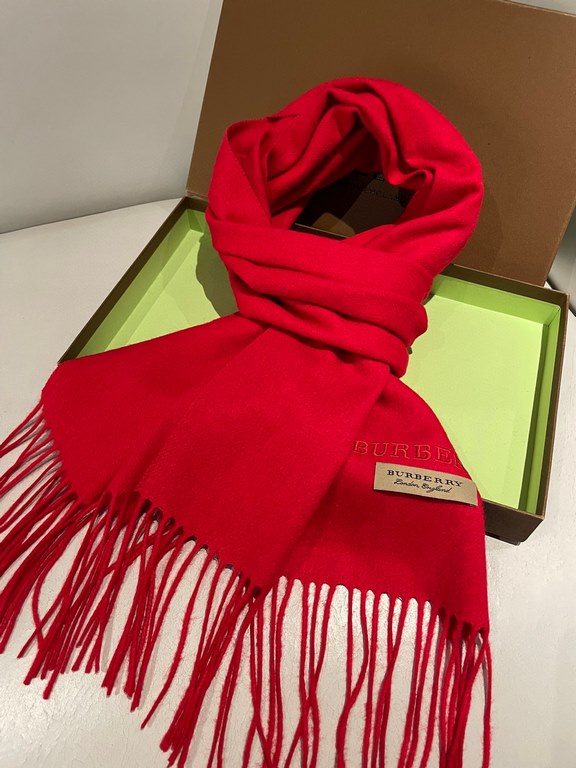 New Burberry welfare models   Chinese red year the most value for a hundred models   look at the color scheme you know is not the market goods ah, the material is also equivalent to the counter 100% sheep   cake velvet, 