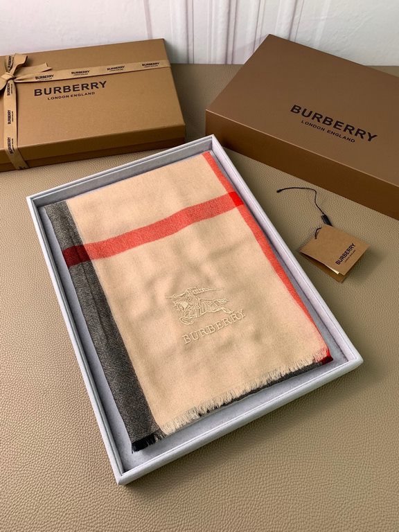 Burberry.[Aqua cashmere four side whiskers 300 count ultra-thin cashmere large plaid] royal big B counter goods! Super beautiful and super thin four side whiskers boutique! Come to take you to see the counter when the ex