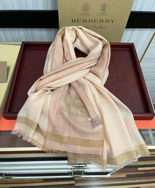 New  Barberry   Heavyweight Recommendation  Too beautiful  Fire N years of plaid, everyone loves  When the hipsters have several Bajaja scarves in the closet,  Changing a scarf will be enough to give you a refreshed feel