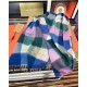 Price on the new   Burberry 2023 latest models of unisex couples models   cashmere material   very warm   soft skin-friendly, do not tie the neck   the classic Burberry plaid design     size 32  180cm   unisex men and wo