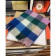 Price on the new   Burberry 2023 latest models of unisex couples models   cashmere material   very warm   soft skin-friendly, do not tie the neck   the classic Burberry plaid design     size 32  180cm   unisex men and wo