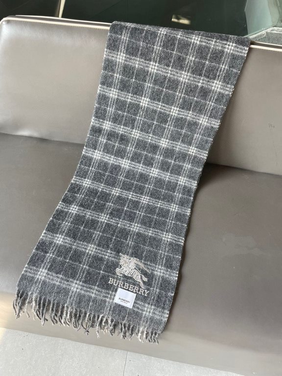 Price  Barberry's latest plaid men's and women's welfare models   The classic plaid mixed velvet scarf of the hallowed royalty Barbara's War Horse  Exclusive channel goods bulingbuling series! Hand one! Give a good gift 