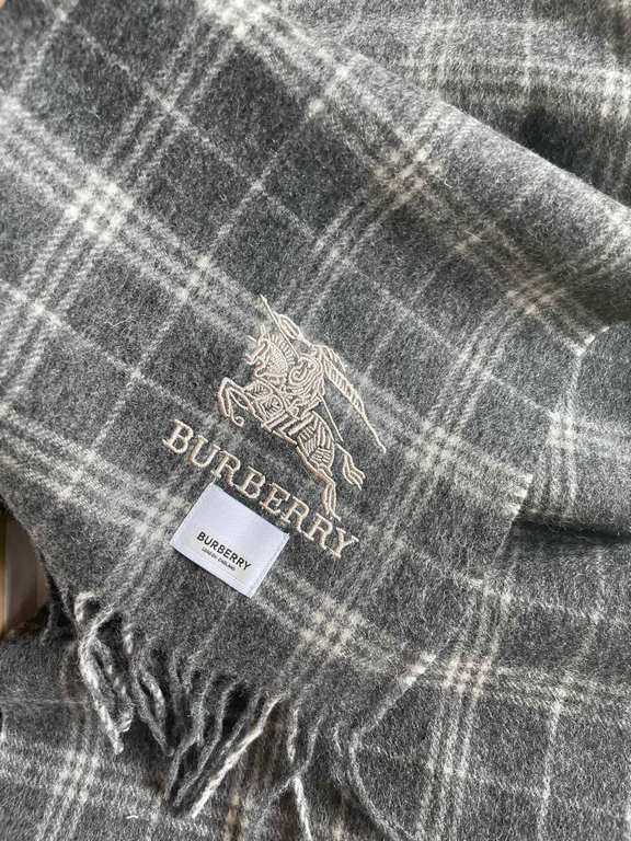 Price  Barberry's latest plaid men's and women's welfare models   The classic plaid mixed velvet scarf of the hallowed royalty Barbara's War Horse  Exclusive channel goods bulingbuling series! Hand one! Give a good gift 