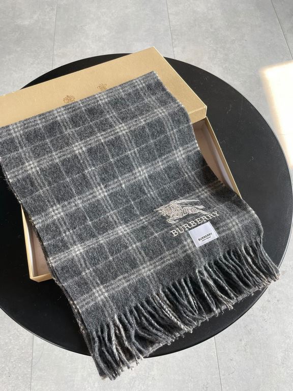 Price  Barberry's latest plaid men's and women's welfare models   The classic plaid mixed velvet scarf of the hallowed royalty Barbara's War Horse  Exclusive channel goods bulingbuling series! Hand one! Give a good gift 