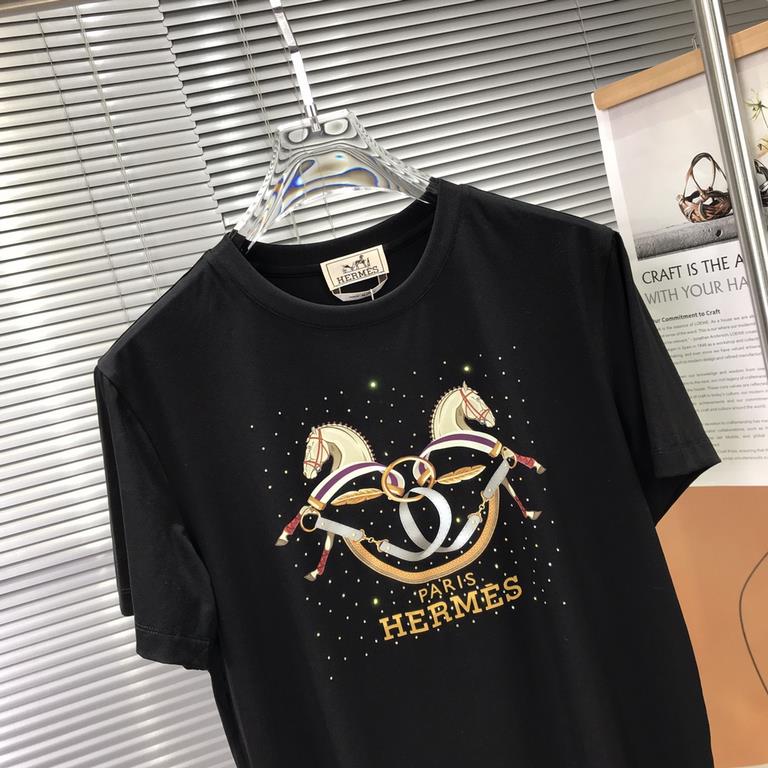 Hermes 23ss spring and summer new short-sleeved T-shirt men's This is a classic modeling, every year will have this pattern! Guest imported fabrics Silky and comfortable Breathable cool Not shrinking, not easy to deform,