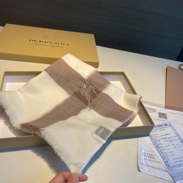 Highly recommended!!! Premium cozy chic vibe, take it if you believe me! This soft scarf from Burberry that touches the heart, inimitable color and temperament!!!! Scarf light and shadow will also have a very beautiful s