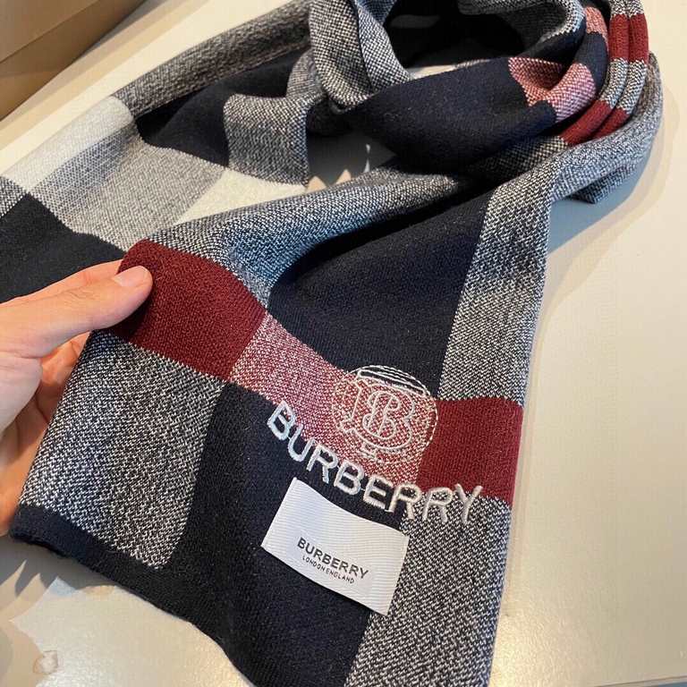 vip recommended  Barberry 2023 counter the latest models Tb scarf [top cashmere scarf]   burst models Oh    physical genuinely beautiful   knitted scarf with a fine logo embroidery     the entire scarf color collocation 