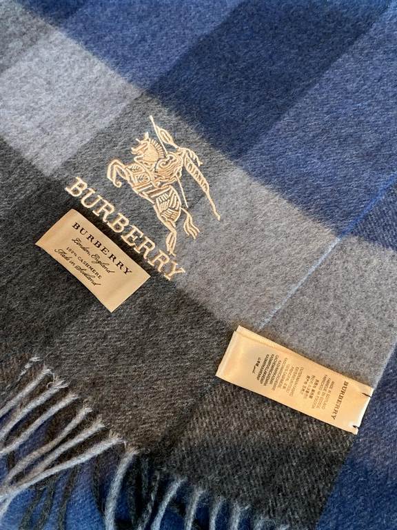 Price Burberry latest men's two-color pure cashmere scarf   our men's scarf and buy and cherish ~~~ men's models are really very few, only a few models a year, are export orders so it is more difficult to meet. Men's stu