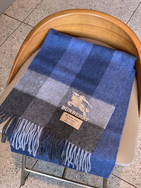 Price Burberry latest men's two-color pure cashmere scarf   our men's scarf and buy and cherish ~~~ men's models are really very few, only a few models a year, are export orders so it is more difficult to meet. Men's stu