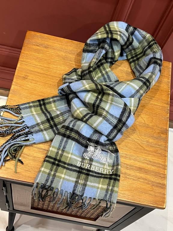 Burberry burberry counter grade classic cashmere plaid scarf! The true fragrance series must be recommended! Counter the latest quality, the current counter are replaced with pure handmade four corners sewing white label