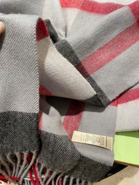 Price Burberry new men's and women's same shawl  cashmere classic plaid   scarf   high cutting-edge product  , classic logo embroidery, fashion big brand's top design models   get your hands on it and you'll understand t