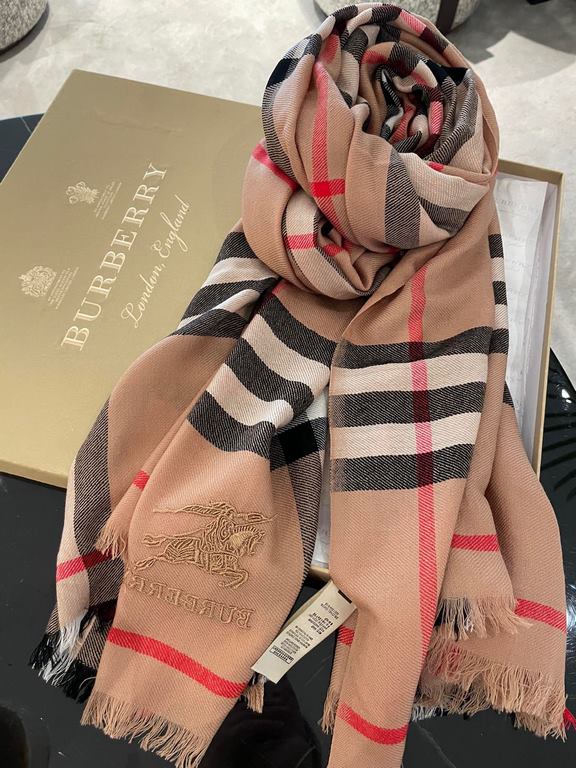 Classic and versatile   A must have fashion item for every women's closet! Warm!         Plaid wool scarf! Casual sporty style Decorative brand plaid jacquard Embellished with fine fringe tassel details 70200cm Rectangle