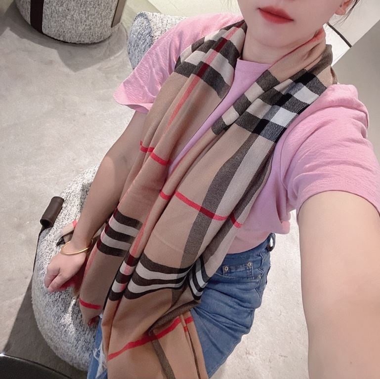 Classic and versatile   A must have fashion item for every women's closet! Warm!         Plaid wool scarf! Casual sporty style Decorative brand plaid jacquard Embellished with fine fringe tassel details 70200cm Rectangle