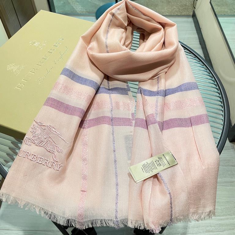 Burberry the attention of the war horse embroidered logo classic version   the highest quality young designers to launch the latest concept   with tonal yarn dyeing and then color weaving   interwoven together to form a 