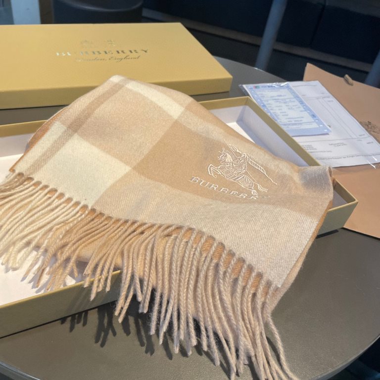 Burberry High-quality imported cashmere letters logo embroidered scarf surprise shelves Overseas counter latest men and women couples cashmere scarf domestic counter are not on the shelves from the style to the fabric ar