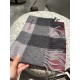 L V [Men's and Women's Scarves] Rage to keep it for yourself, a rare high-end men's style! Family benefits! Burberry very positive men's scarf ~ fabric big love, very soft and delicate comfortable, light water ripple! At