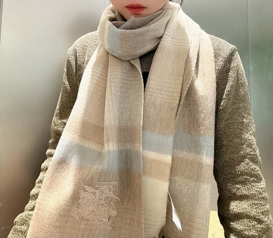 Barberry [Men's and Women's Scarves] Rage to keep for yourself, a rare high-end men's model! Family benefits! Burberry very positive men's scarf ~ fabric big love, very soft and delicate comfortable, light water ripple! 