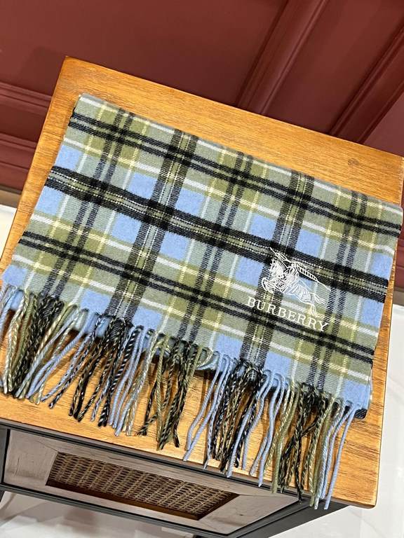 Burberry burberry counter grade classic cashmere plaid scarf! The true fragrance series must be recommended! Counter the latest quality, the current counter are replaced with pure handmade four corners sewing white label