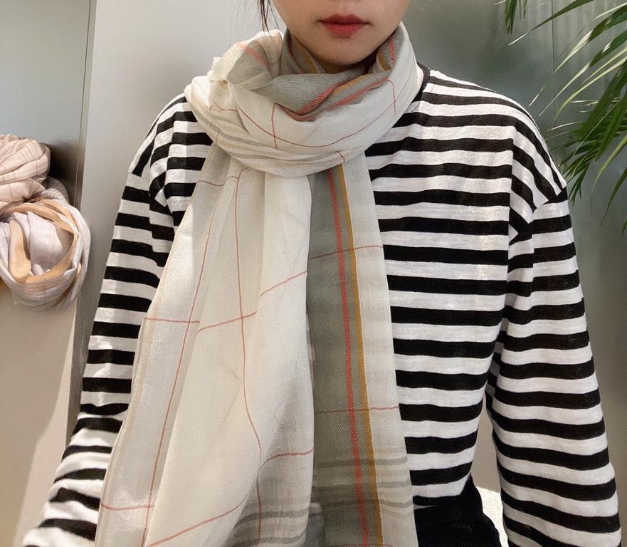 Highly recommended!!! Premium cozy chic vibe, take it if you believe me! This soft scarf from Burberry that touches the heart, inimitable color and temperament!!!! Scarf light and shadow will also have a very beautiful s