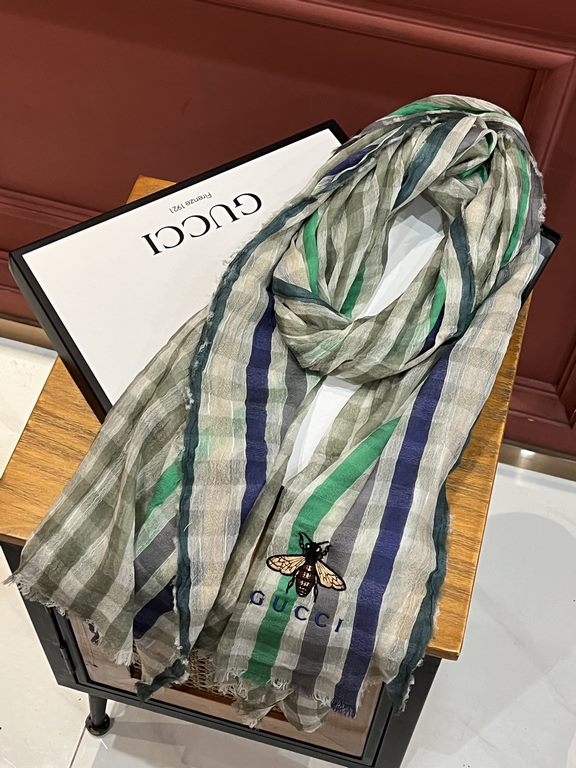 GUCCI latest color system.Really very high-end low-key luxury, very delicate and aesthetic design, such as pearl-like elegant temperament   from the women will love Burberry Again, beauty out of the sky ah    comes with 