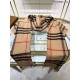 priceExplosive   Burberry [B hooded plaid scarf] a variety of good-looking, known as Burberry this year's most beautiful models, unisex models, the most classic plaid hooded scarf, the choice of wool and cashmere blended