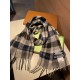 Burberry overseas counter the latest men's women's couple   lamb wool scarf ~ surprise on the shelves   domestic counters are not on the shelves, from the style to the fabric are awesome  , the classic striped pattern, r