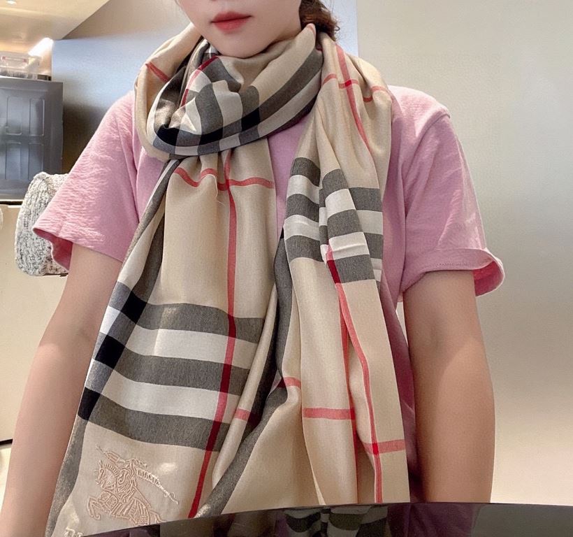 P Burberry counter new   scarf shawl heavy to come. Counter inspection  burberry original single hall of fame royal newest models   counter in the sale of 16,000   manpower essential burberry single product. Each color i