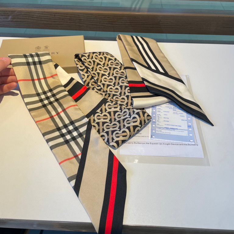 P Burberry Burberry silk twill narrow version of the scarf, decorated with the brand's exclusive logo presented in the digital printing process, Vintage plaid and iconic stripes,   domestic official website is also on th