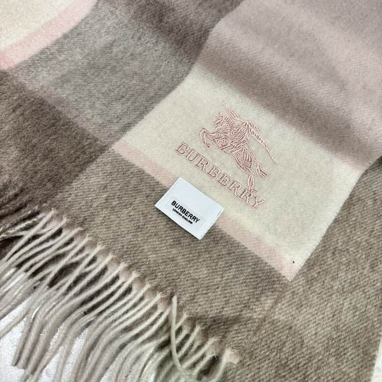 priceBurberry [Men's and Women's Scarves] Rage to keep for yourself, a rare high-end men's model! Family benefits! Burberry very positive men's scarf ~ fabric love, very soft and delicate comfortable, light water ripple!