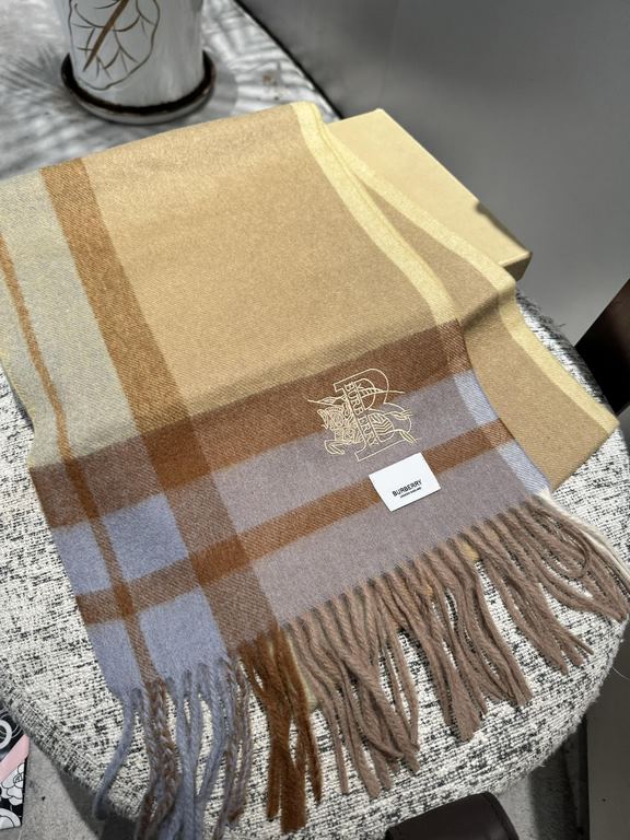 priceBurberry [Men's and Women's Scarves] Rage to keep for yourself, a rare high-end men's model! Family benefits! Burberry very positive men's scarf ~ fabric love, very soft and delicate comfortable, light water ripple!