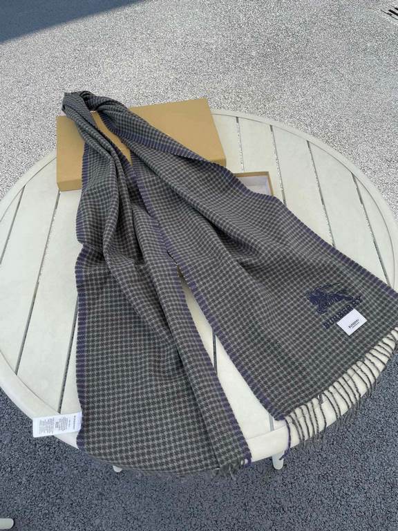 Price Burberry double-sided cashmere  men's scarves and buy and cherish cashmere models   ~ are export orders so it is more difficult to meet  things to speak of few and fine   good-looking must be collected   this scarf