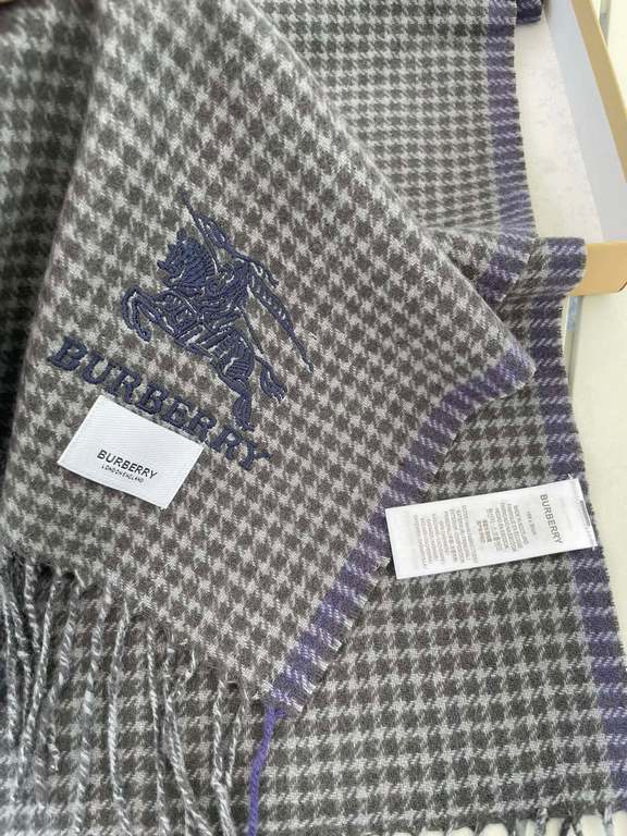 Price Burberry double-sided cashmere  men's scarves and buy and cherish cashmere models   ~ are export orders so it is more difficult to meet  things to speak of few and fine   good-looking must be collected   this scarf