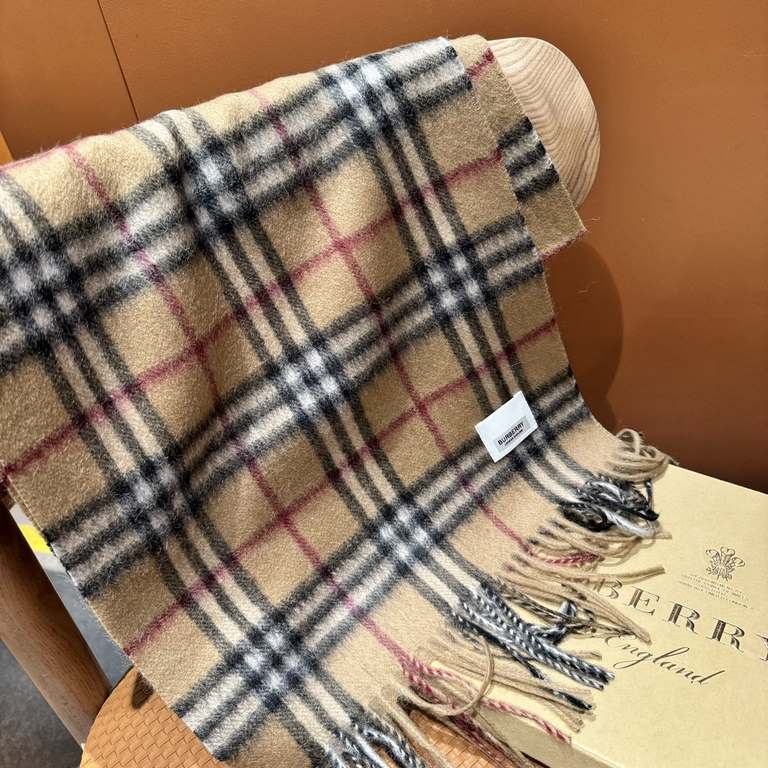 Price   Rage to push the volume of new models   Heavy recommended   Burberry official website of the latest models   100% top quality cashmere material   very warm   soft skin-friendly, not tie the neck   classic Burberr