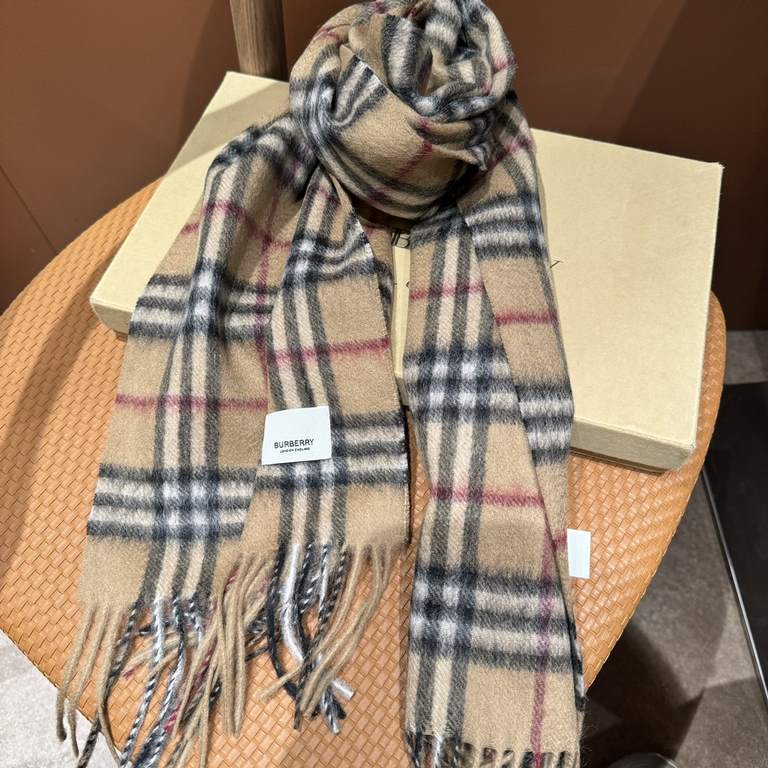 Price   Rage to push the volume of new models   Heavy recommended   Burberry official website of the latest models   100% top quality cashmere material   very warm   soft skin-friendly, not tie the neck   classic Burberr