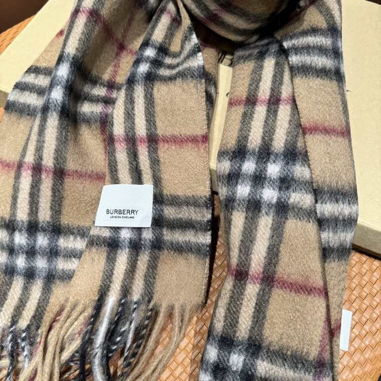 Price   Rage to push the volume of new models   Heavy recommended   Burberry official website of the latest models   100% top quality cashmere material   very warm   soft skin-friendly, not tie the neck   classic Burberr