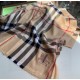 Heavyweight recommended   [top foreign single]   fire N years of the classic grid, when the trend of people have several Burberry scarves in the closet, a small scarf its role can not be underestimated, it is absolutely 