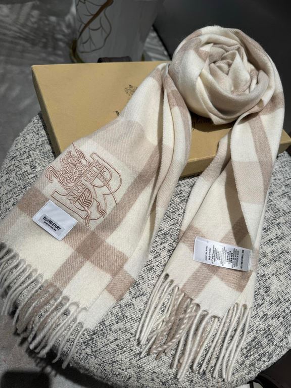 Barberry [Men's and Women's Scarves] Rage to keep for yourself, a rare high-end men's model! Family benefits! Burberry very positive men's scarf ~ fabric big love, very soft and delicate comfortable, light water ripple! 