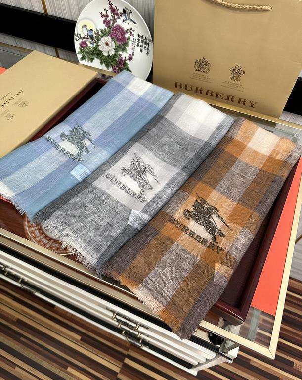 Burberry   using Inner Mongolia cashmere, heavily recommended   too beautiful   hot, everyone likes   when the hipsters have several Ba family scarves in the closet,   change a scarf is enough to give you a refreshing fe