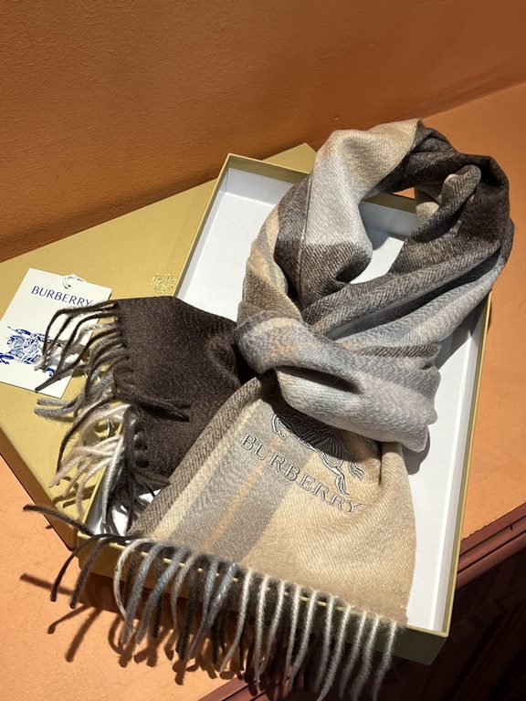 Price   heavy recommended   Burberry New - couple models cashmere scarf   perfect selection of superior cashmere fibers, time-consuming and labor-intensive, and then soaked in clear spring water polyester, so that cashme