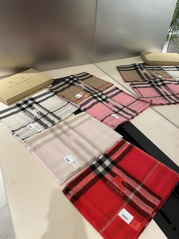 Burberry genuine series goods exclusively for flagship store vip      top Scotland imported cashmere   incomparable noble elegance intellectual style   simple atmospheric design   absolute Not fancy style Ring velvet pro