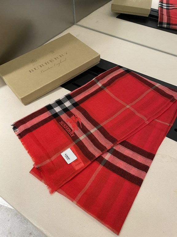 Burberry genuine series goods exclusively for flagship store vip      top Scotland imported cashmere   incomparable noble elegance intellectual style   simple atmospheric design   absolute Not fancy style Ring velvet pro