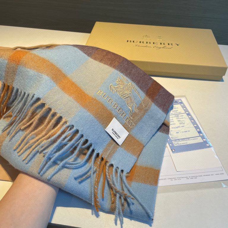 Burberry High-quality imported cashmere scarf shocked on the shelves of the latest overseas counter men and women couples cashmere scarf [Dag War Horse] domestic counters have not been on the shelves from the style to th