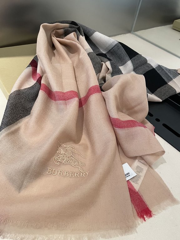 P Burberry genuine series goods exclusively for flagship store vip      top Scotland imported cashmere   incomparable noble elegance Intellectual style   concise atmospheric design   absolutely not Fancy style Ring velve