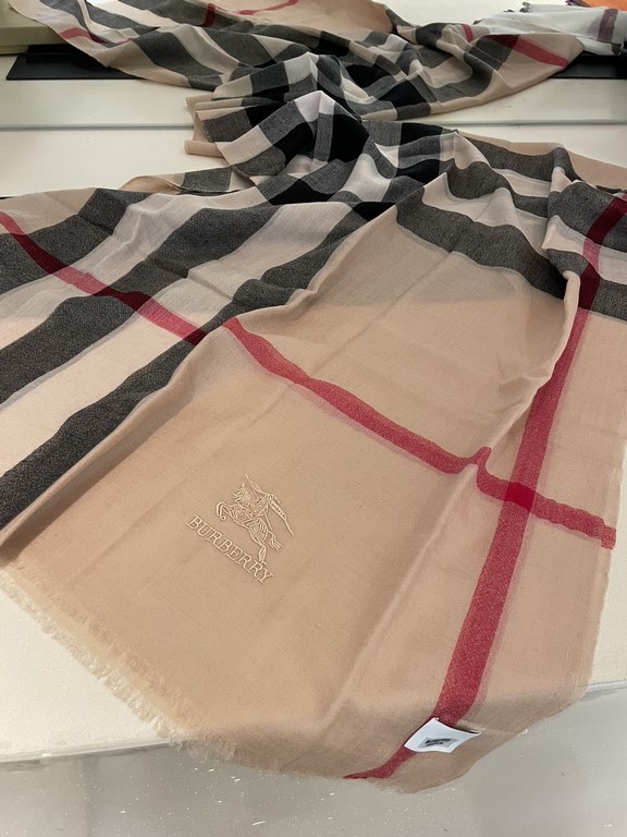 P Burberry genuine series goods exclusively for flagship store vip      top Scotland imported cashmere   incomparable noble elegance Intellectual style   concise atmospheric design   absolutely not Fancy style Ring velve