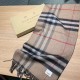 Heavyweight recommended   [top foreign single]   fire N years of the classic grid, when the trend of people have several Burberry scarves in the closet, a small scarf its role can not be underestimated, it is absolutely 