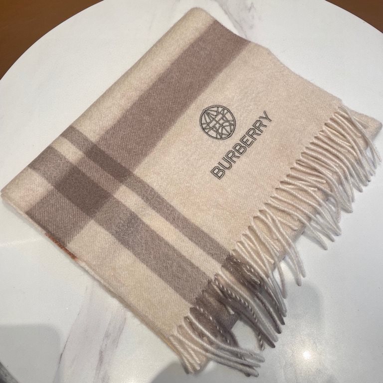 Burberry - Burberry new heavyweight water wave pattern cashmere scarf   beautiful couple models, really high-end Level, heavyweight superb   proper family members welfare   our quality is really absolute, or the same bul