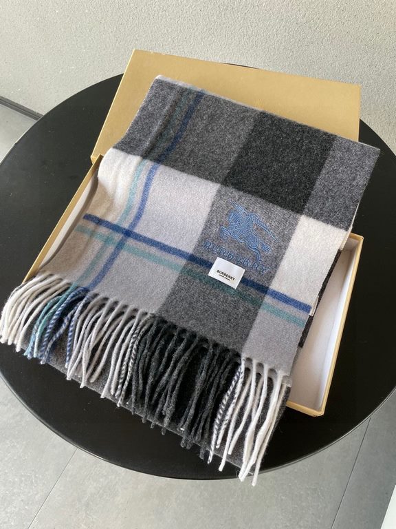 Burberry Bur unisex cashmere plaid looks crazy good, so stylish and glamorous!!!! Very svelte and stylish fallwinter piece! Really love it, very Classical k style design. 100% cashmere, feel really absolute! Forward and 