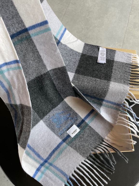 Burberry Bur unisex cashmere plaid looks crazy good, so stylish and glamorous!!!! Very svelte and stylish fallwinter piece! Really love it, very Classical k style design. 100% cashmere, feel really absolute! Forward and 